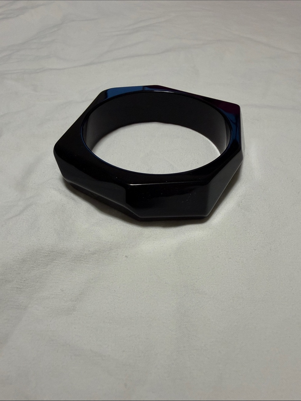 PONO Geometric Resin Bangle Bracelet in Deep Black
